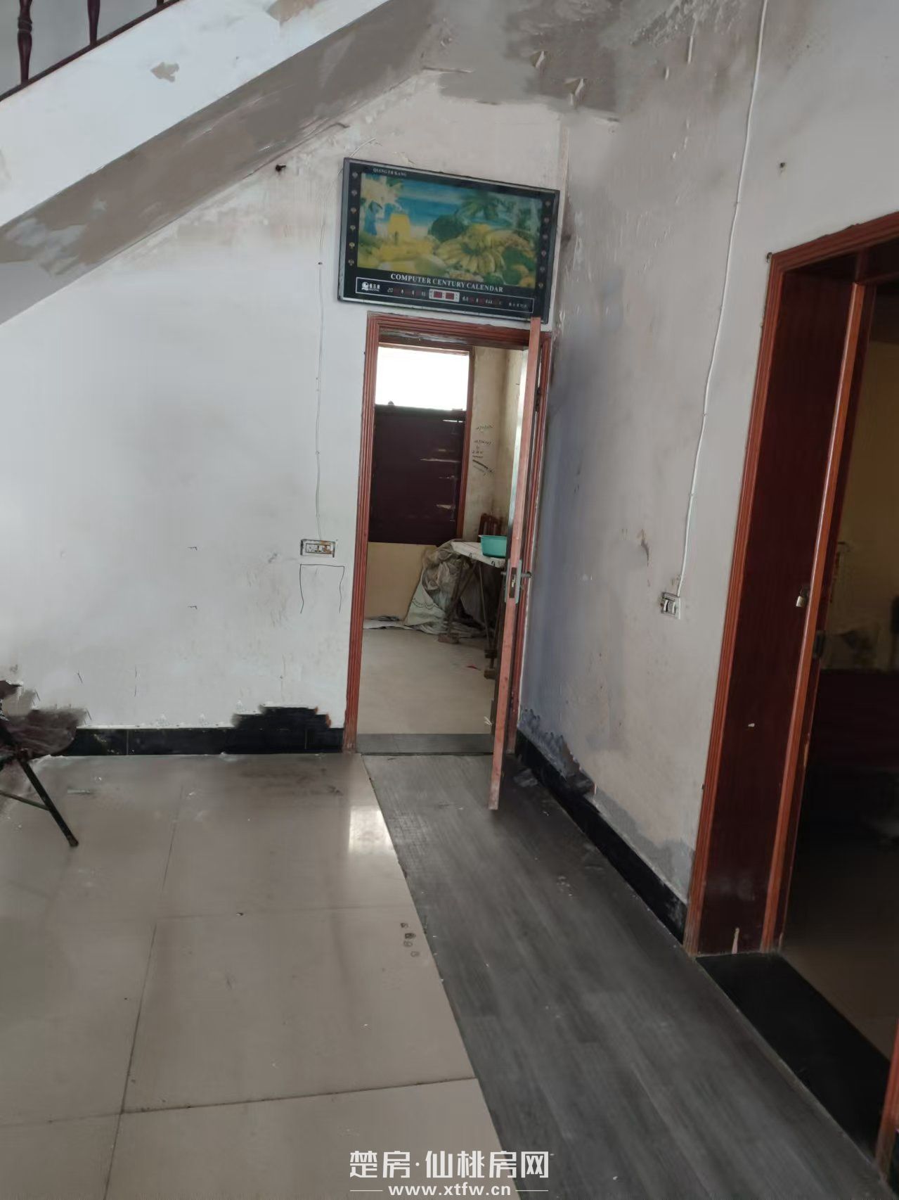 大洪小区大洪路西一巷仙桃中学三层私房，可开厂房电商办公，可以做门面，车可以停屋内或门口，中介勿扰！