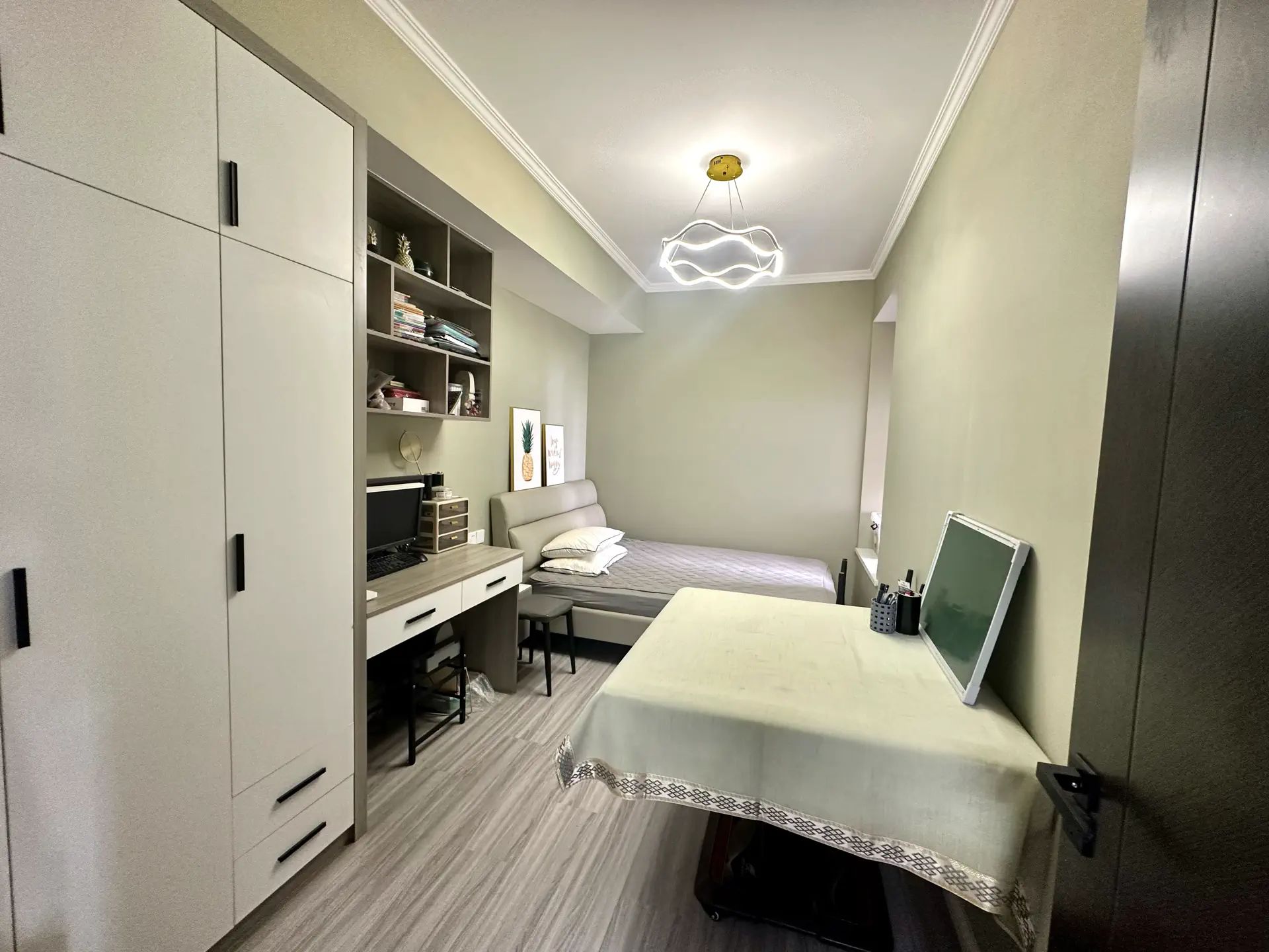 房东诚心出售，紫菘紫润尚城，精装大两房，电梯好楼层，证满二