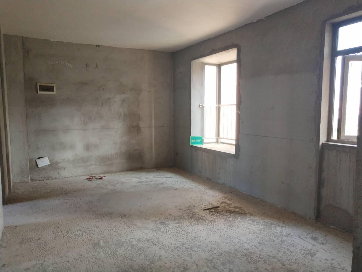 仙小紫润尚城坐北朝南边户毛坯小三室有钥匙看房急卖有证有证有证