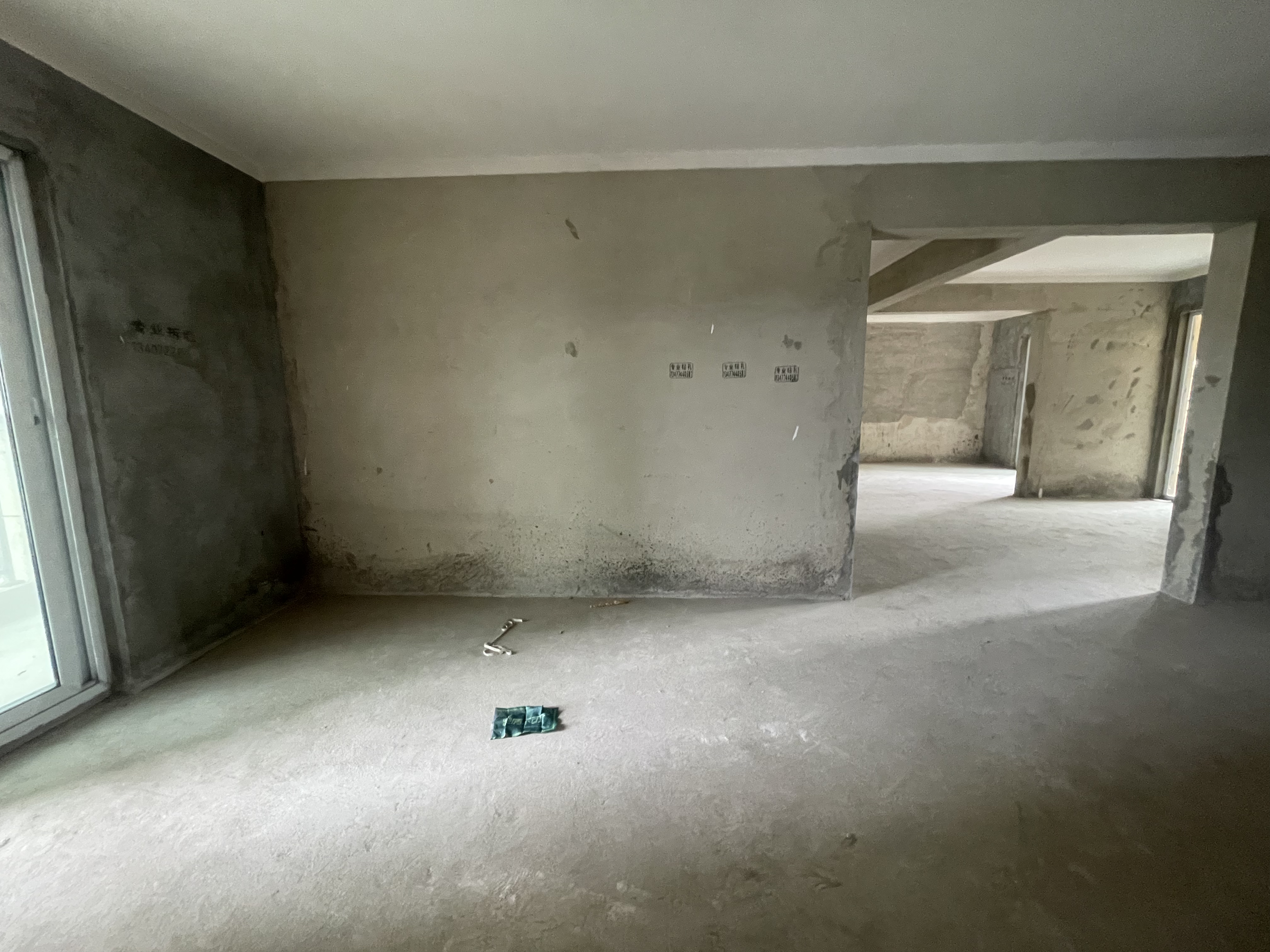 森林国际.毛坯大三房.户型端正.楼层好.采光好