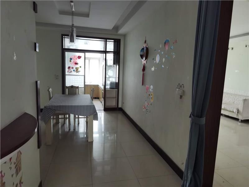 楼层好临街地段三室二厅二卫单价低过户方便可按揭