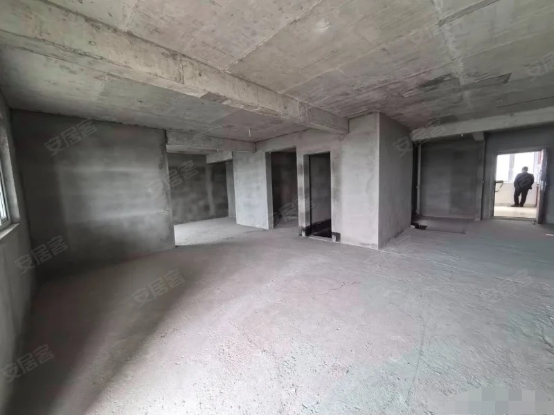 359，捡漏，城南小高层，交投满庭春，电梯好楼层15楼，单价3900元，大阳台