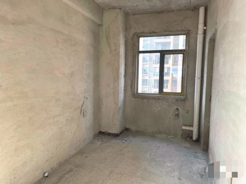 392，大‬捡漏，​元泰C区，单价3803，一口价50万，沔‬阳‮学小‬和新‬三中，南北通透，大三房