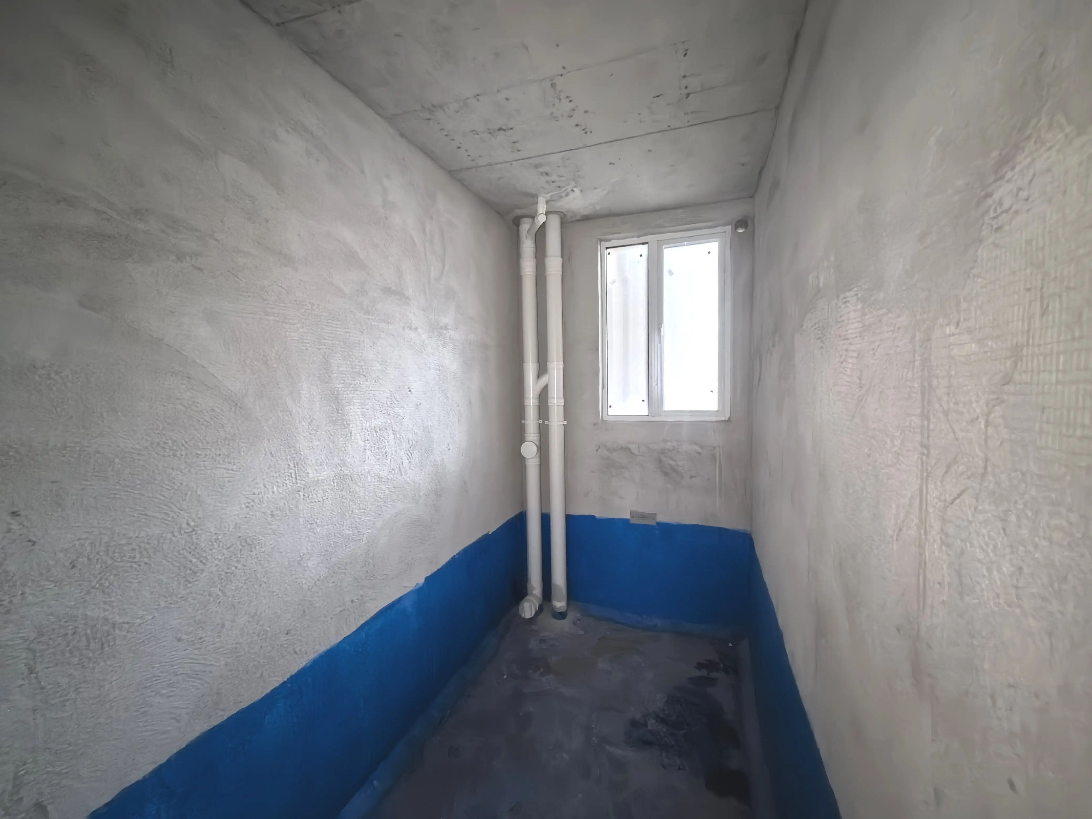 南城新区，沔阳公园旁，蓝天白云毛坯三房，超大阳台，看中价格可谈