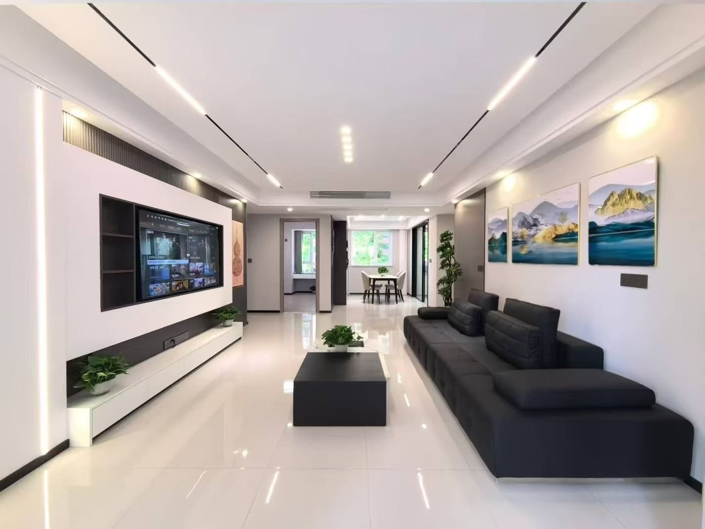 降价了，满庭春，新装精装3房，边户，带入户‬花园！带2个大‬露台80平，满二，单价五千多