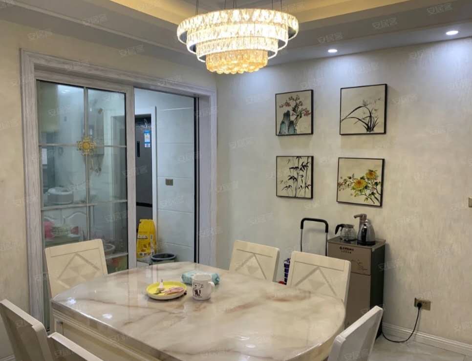 新城壹号精装大四房中层地段好业主诚意出拎包即住