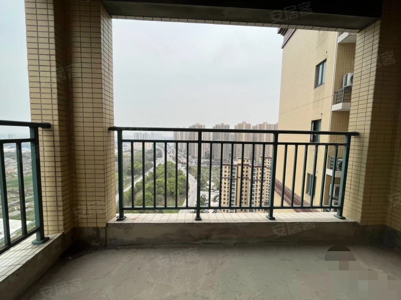 捡漏，新城壹号五期，边户，单价4500，精装3房2卫，双阳台，诚心出售