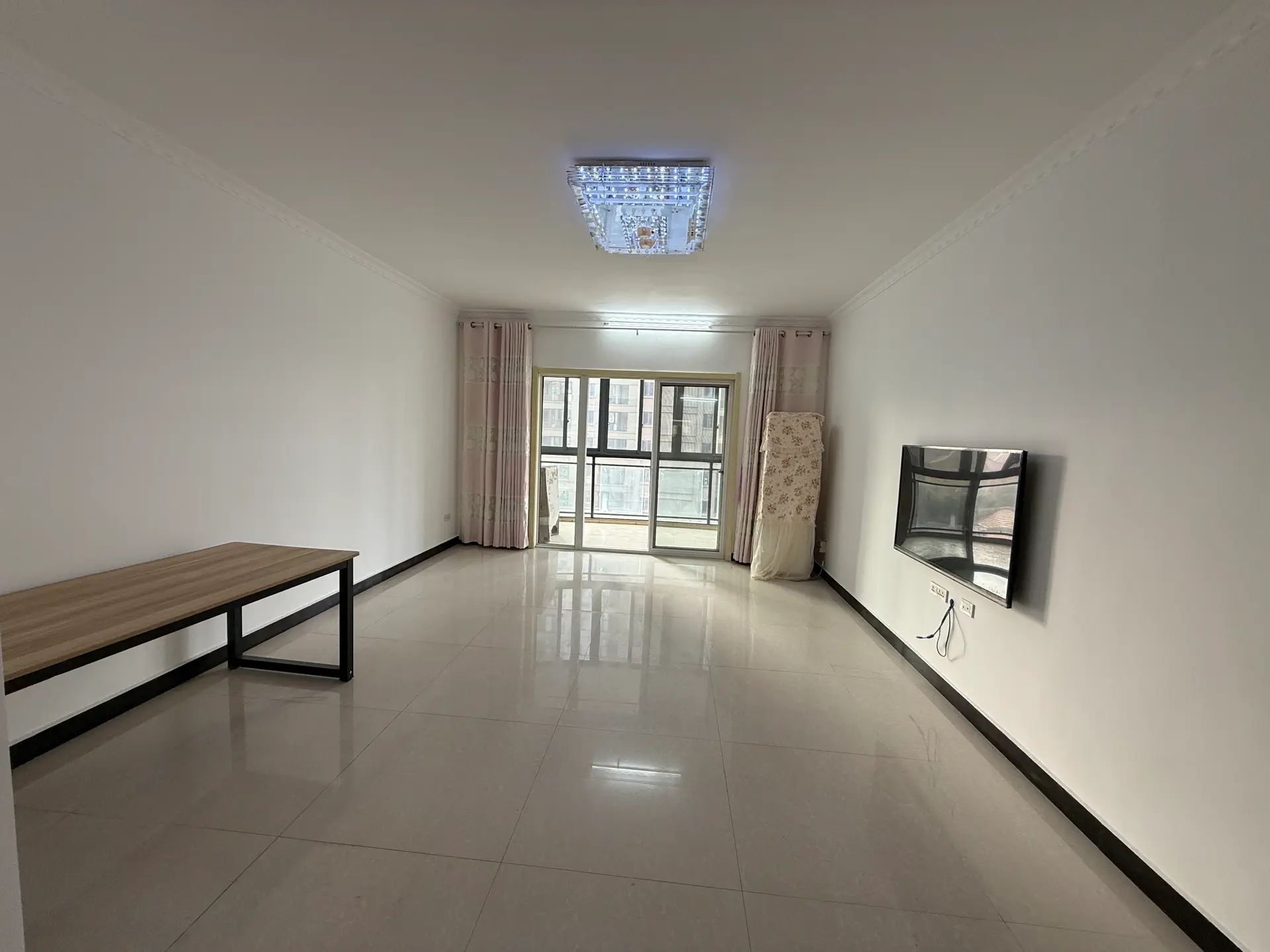 捡漏，中央华府，电梯小高层3200一平，一梯两户，好楼层