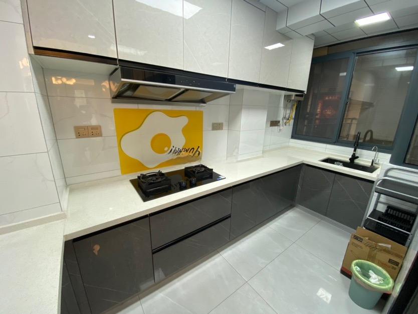 御湖世家全新装修3房送车位！