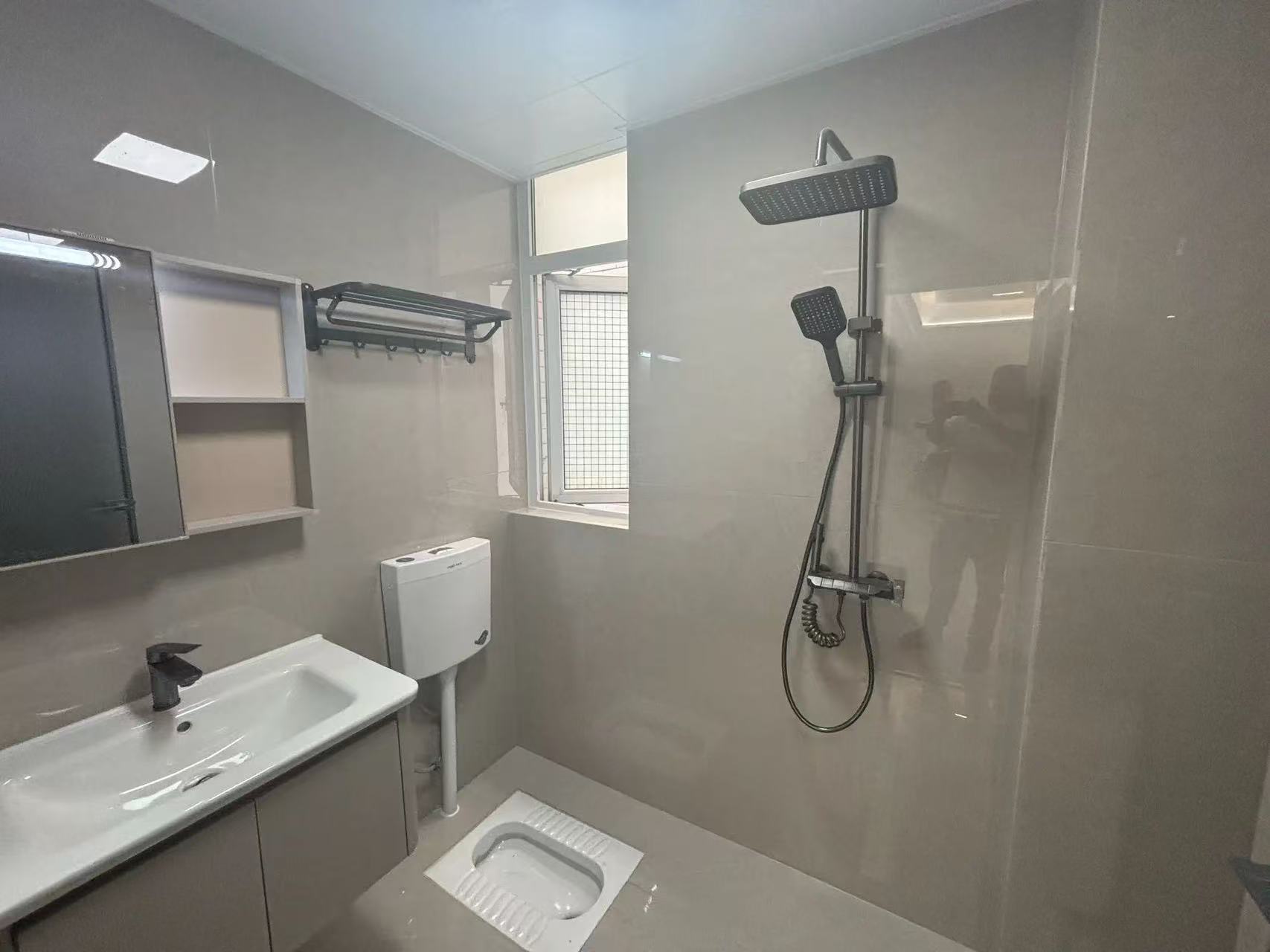 城南，吾悦旁，电梯小高层，精装三房二卫，单价5400，元泰三中，东边户