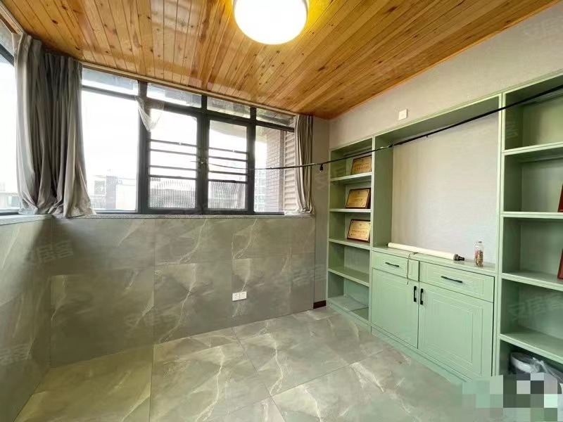 急售，豪装复式楼，中央华府，精装五房，送个阳光房，9成新，电梯小高层