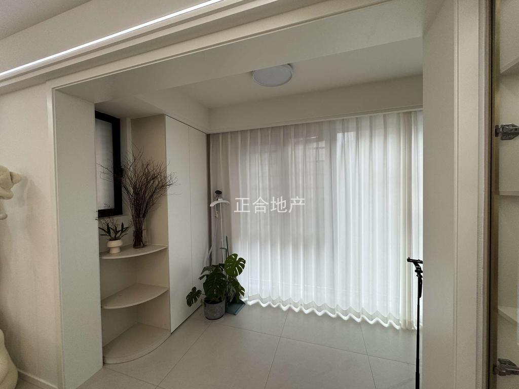 降价了，急售，城南，吾悦，电梯好楼层7楼，精装三房二卫，​全屋中央空调拎包入住