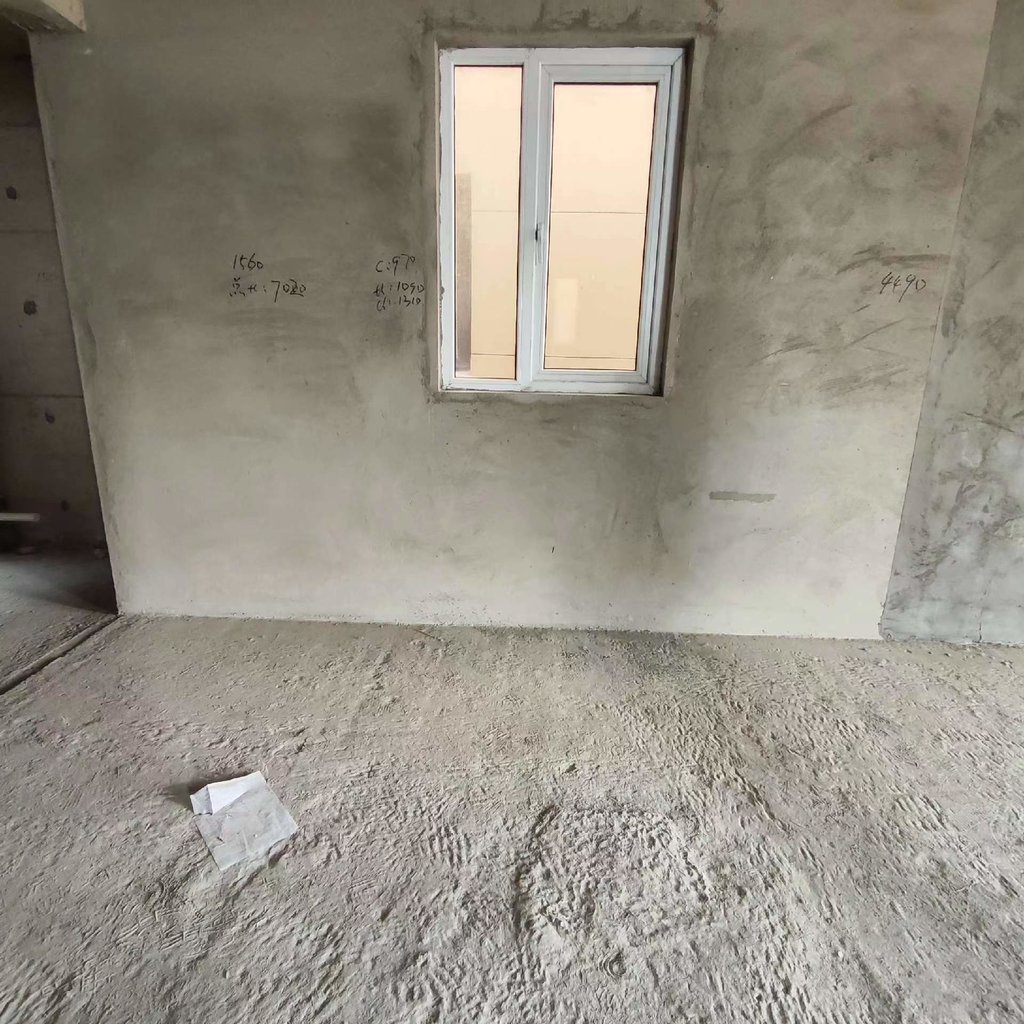 满庭春.毛坯大三房.户型好.证件满二