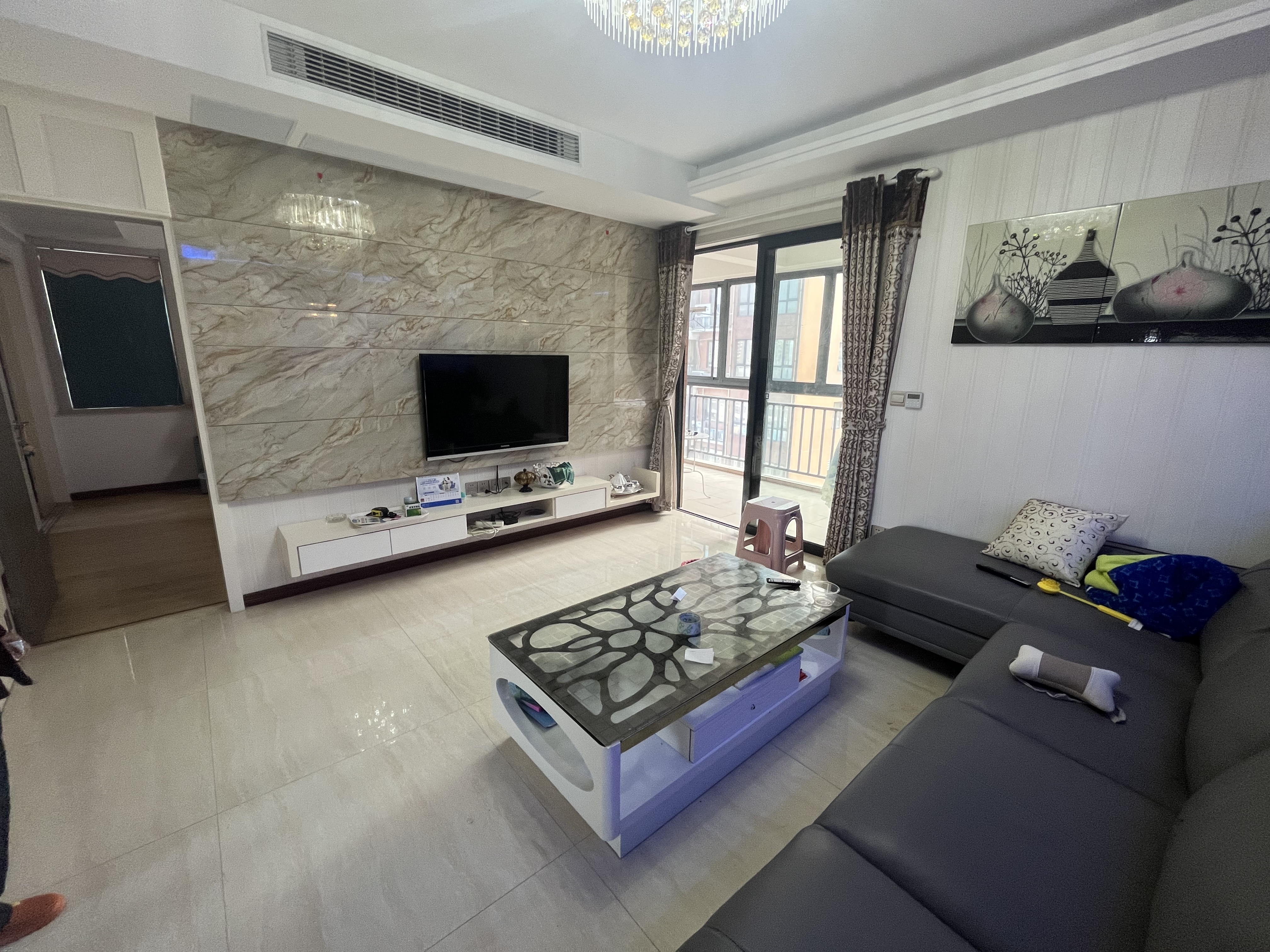 金域城邦，精装大三房，户型通透，楼层好，证件满二