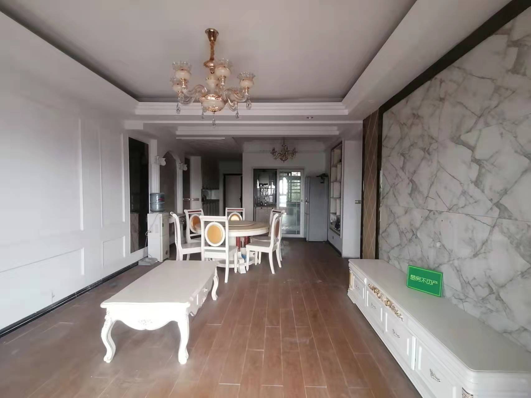 御台公馆 南北通透 大4房 证满2年 视野开阔 2梯2户小高层 只卖毛坯价