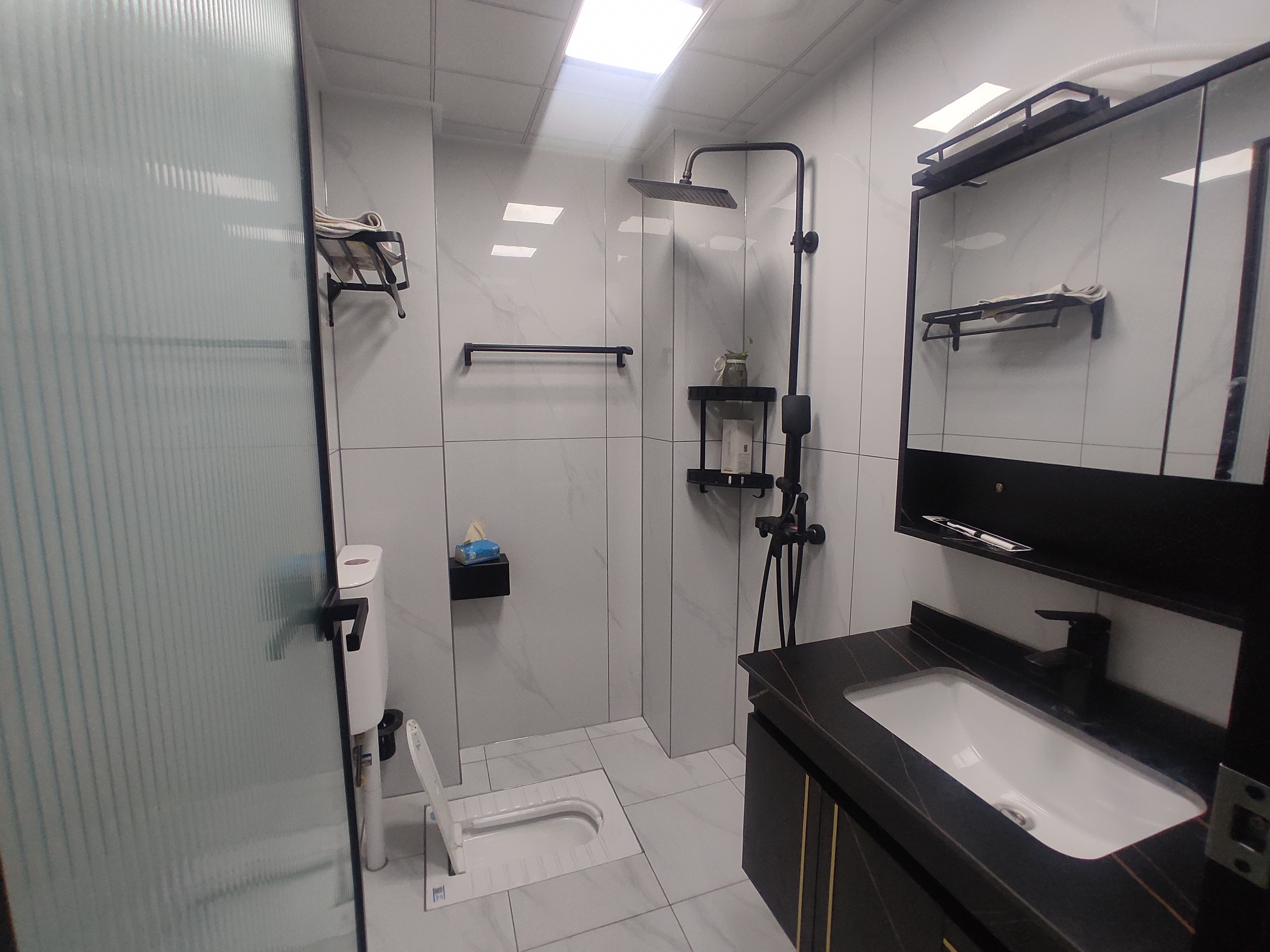 尹乐南路小区.精装大两房证件在手.看房约