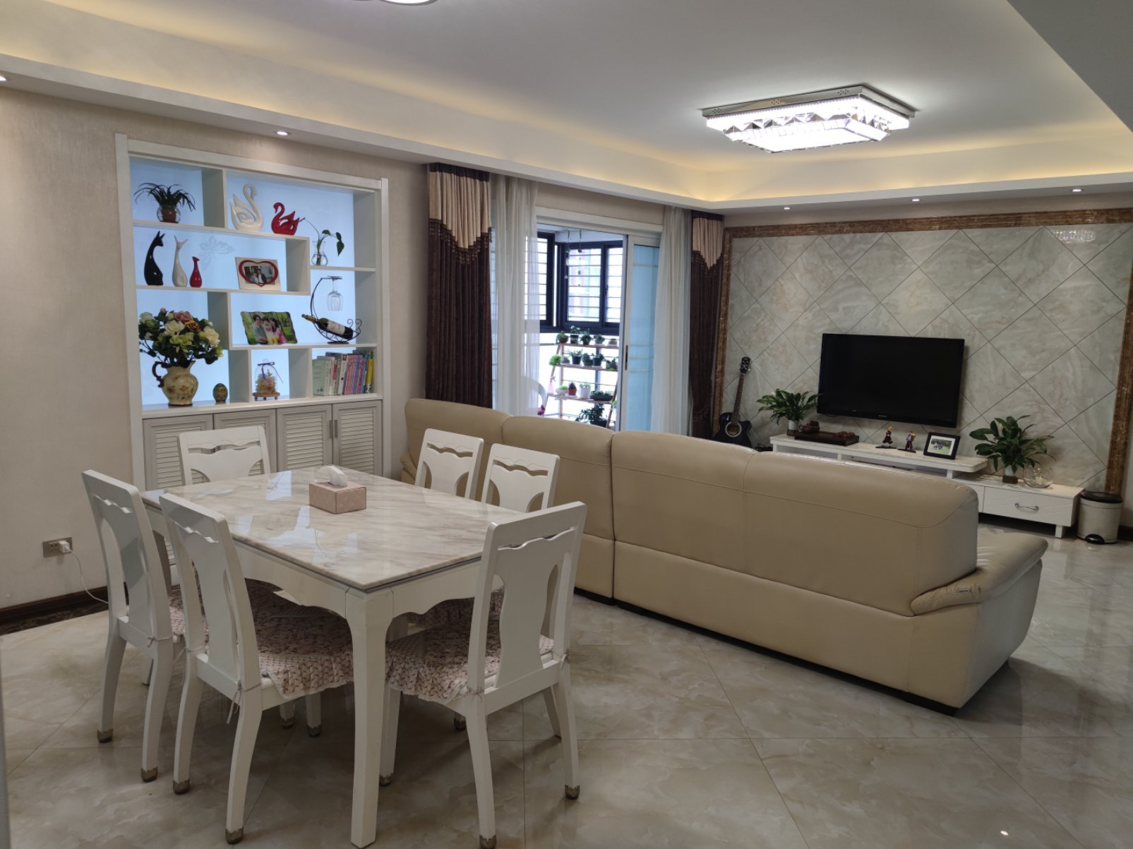 福星城精装大三房，122平，91万，新证