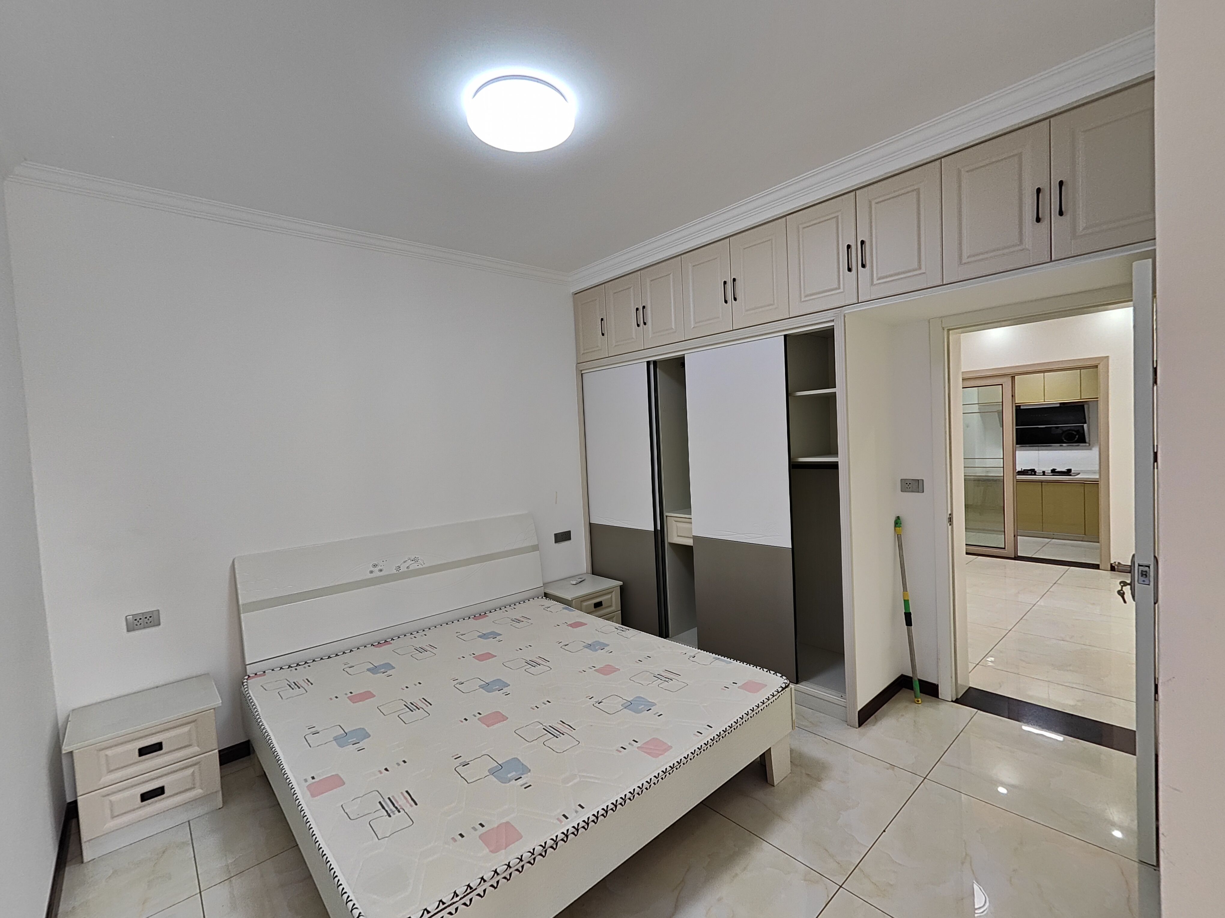 沃尔玛附近南国明珠精装两房出租，成色非常新拎包入住你直接来看好了