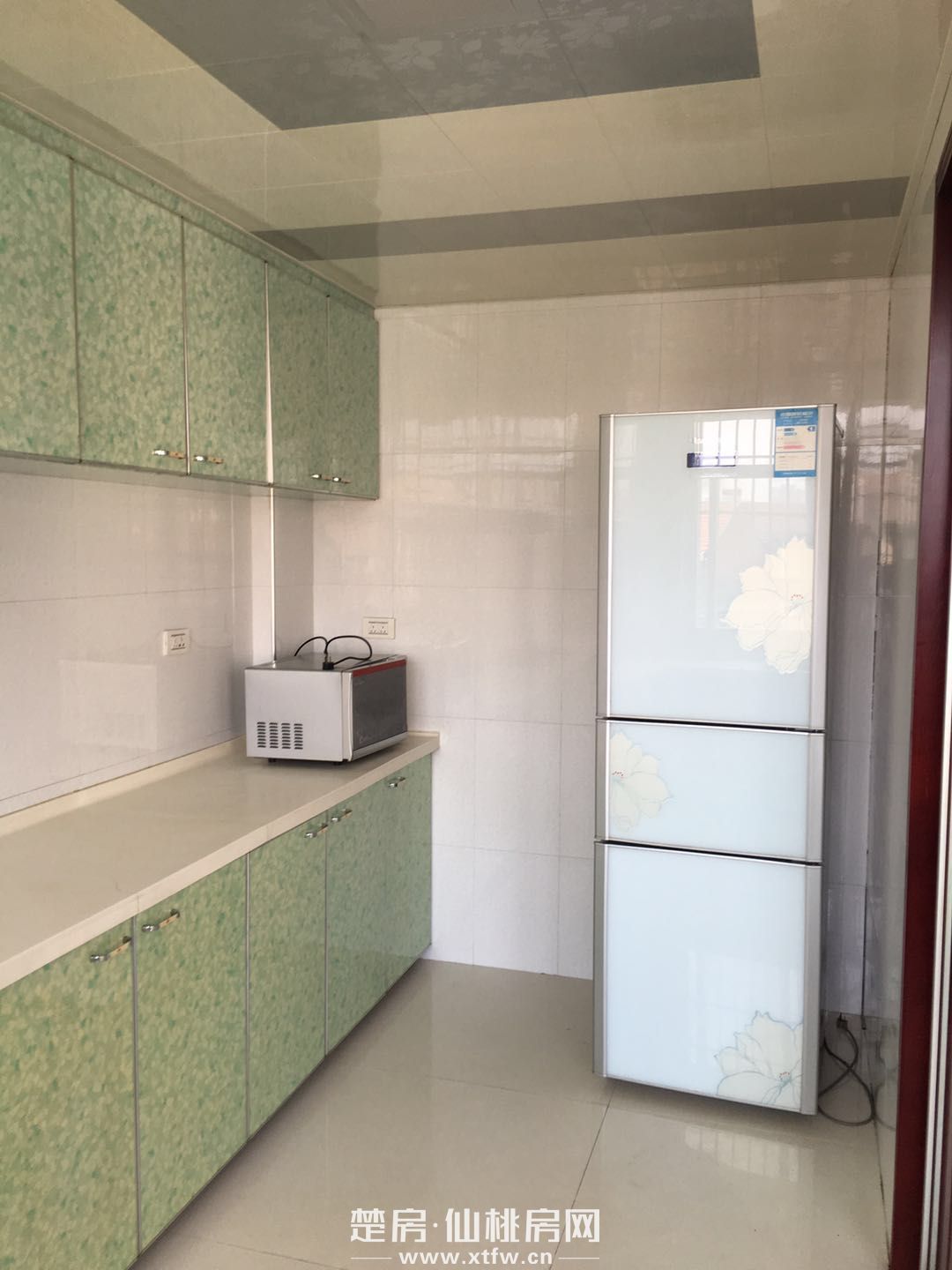 金园凤凰小区精装3室2厅出租