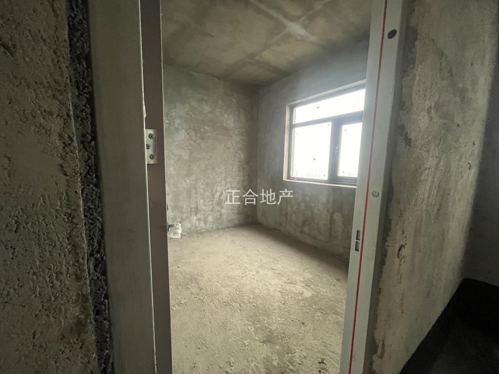 城南，毅腾南城郡，一口价60万送车位，单价4950，新二中，证满二