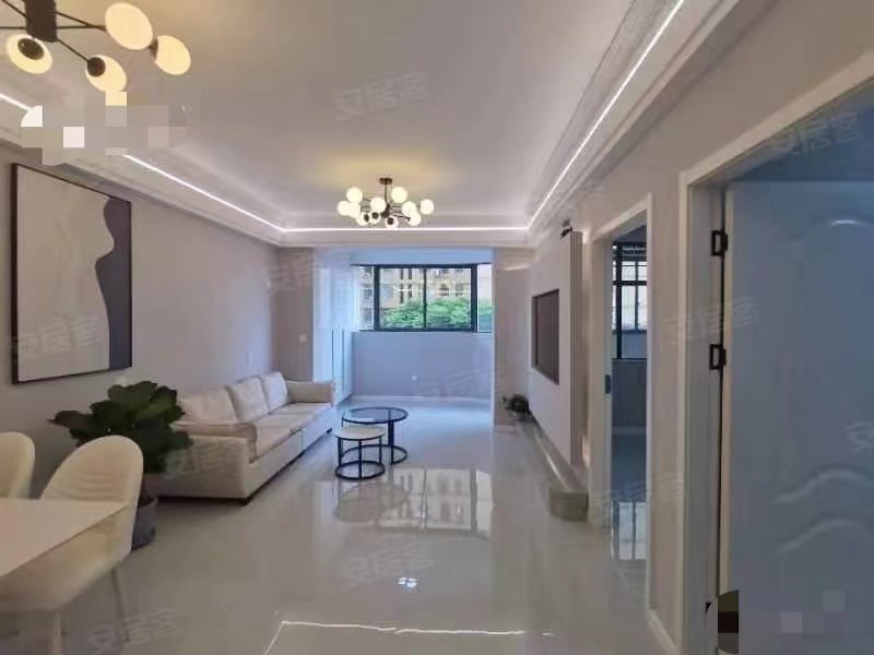 降价了，房东急售，颐和公馆 ，​奶油风，全新品牌装修，精装两房， 证满二