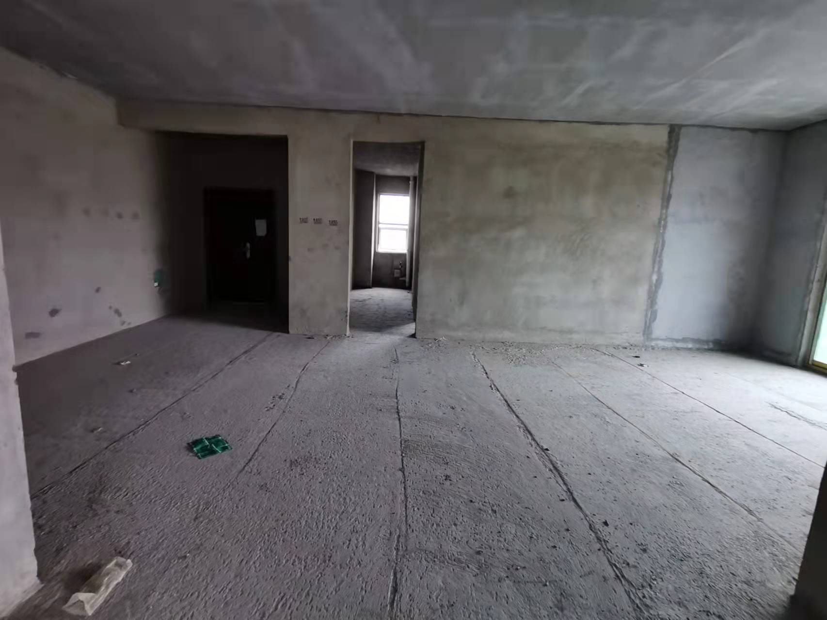 元泰未来城毛坯大平层湖景房超大阳台看房方便