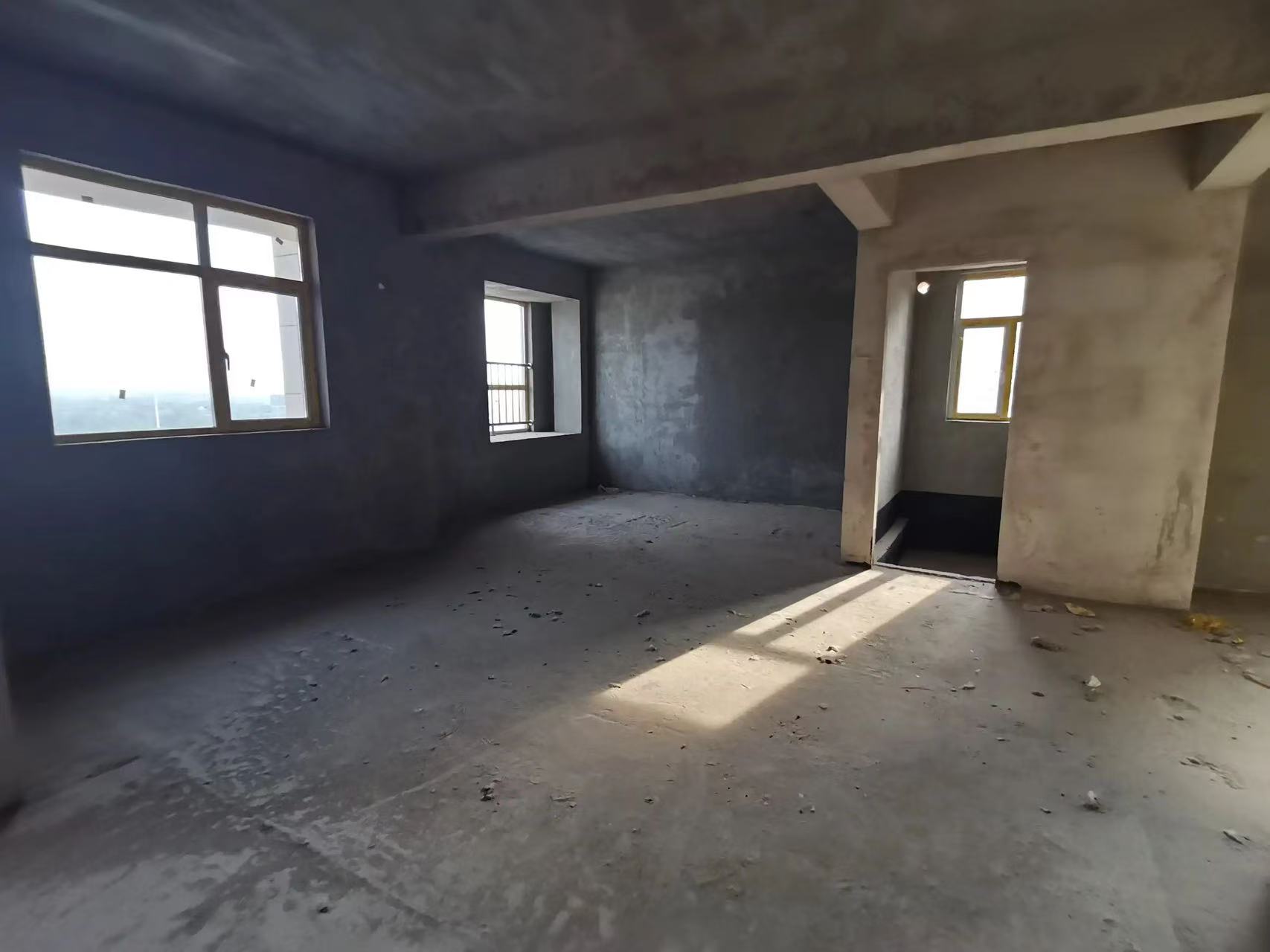 城南，沔阳清华园，毛坯三房两卫 ，小高层15楼，看中可谈