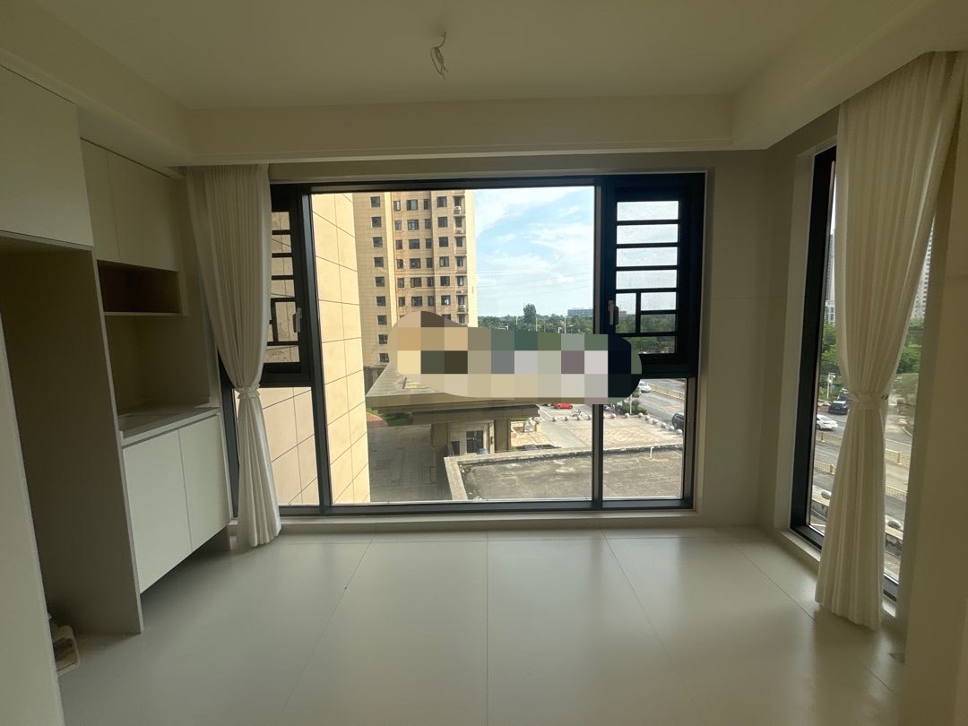 185，诚心出售，沔阳清华园，精装大四房，保养成色99新，下楼新二中二小，送车位