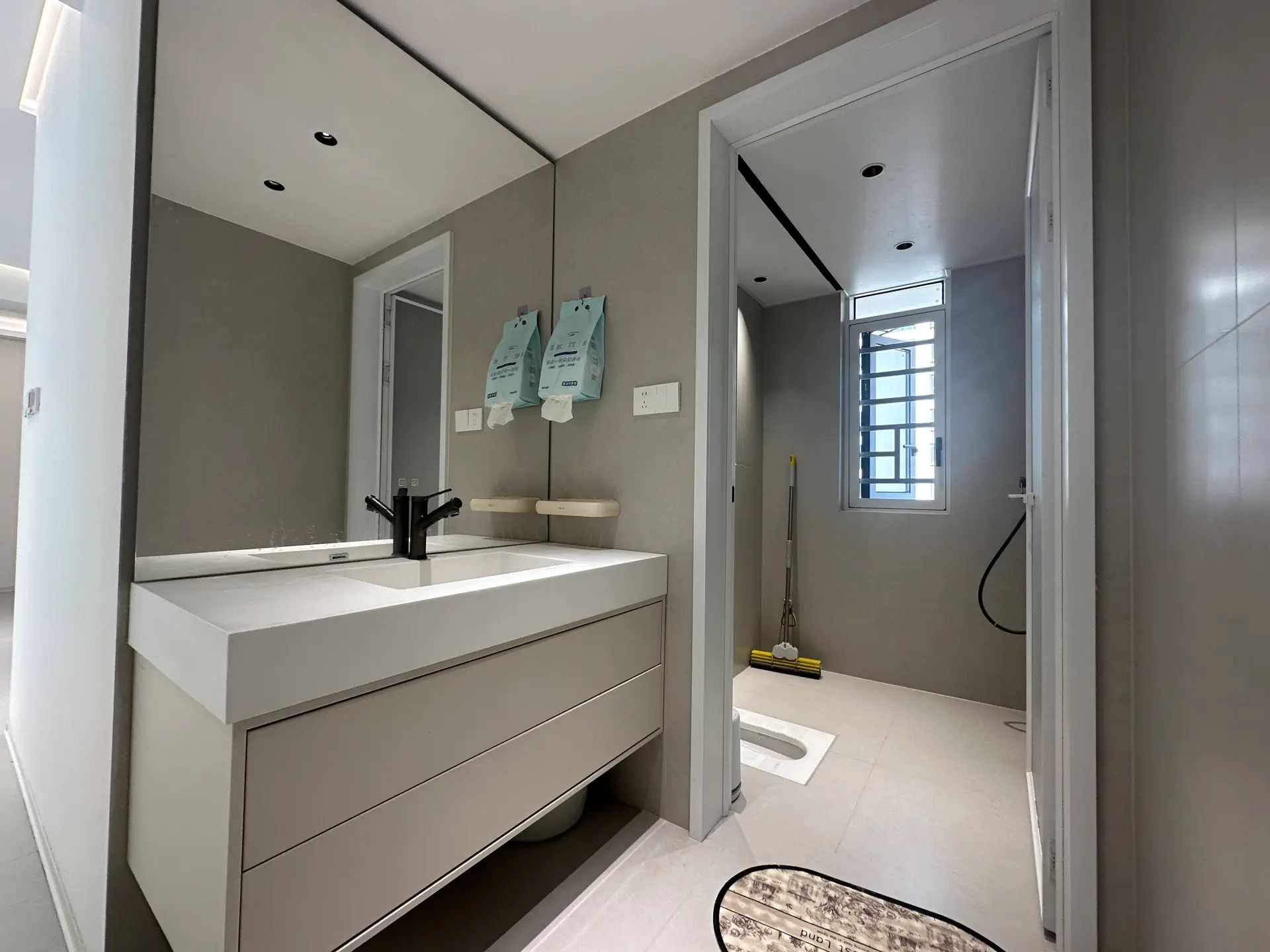 城南，蓝天花园，1梯1户，精装三房，好楼层，诚心出售