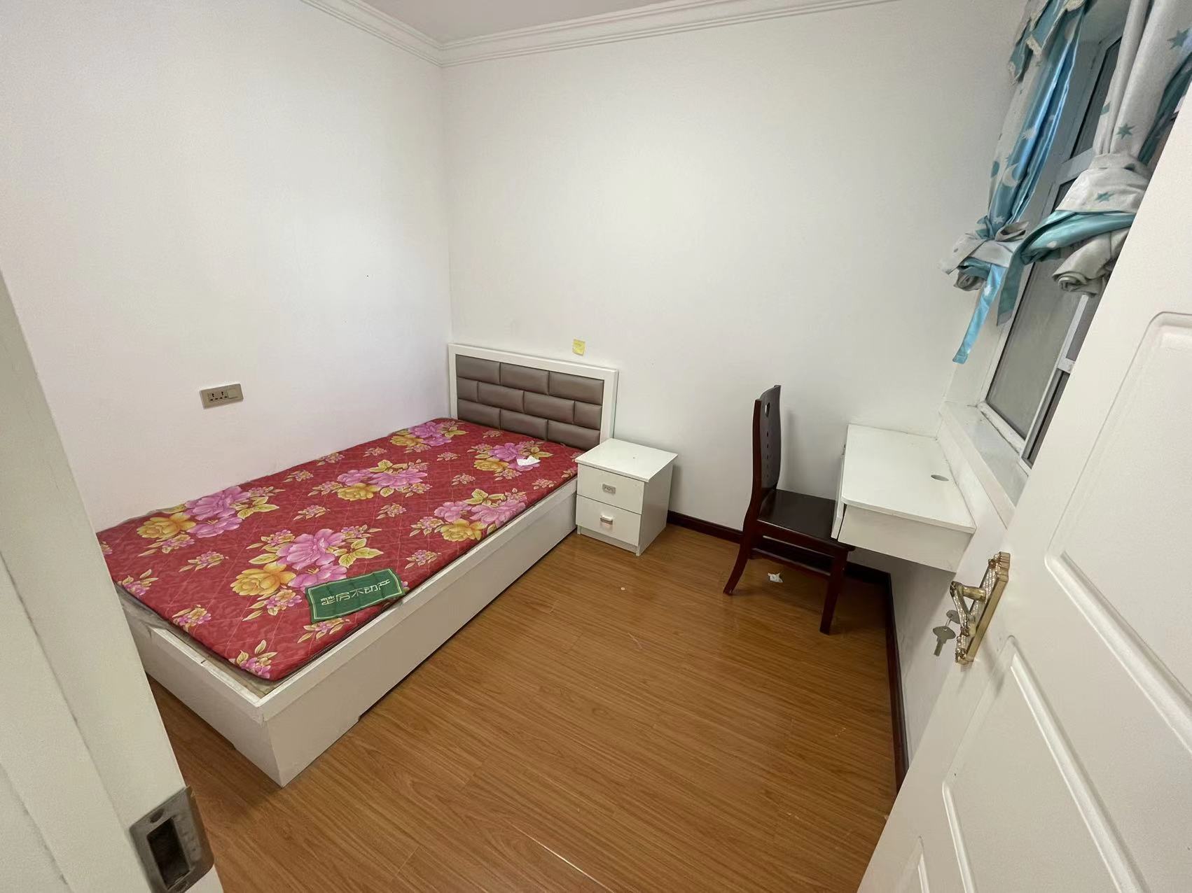 润泽天下三房中间楼层方便看房采光好带装修