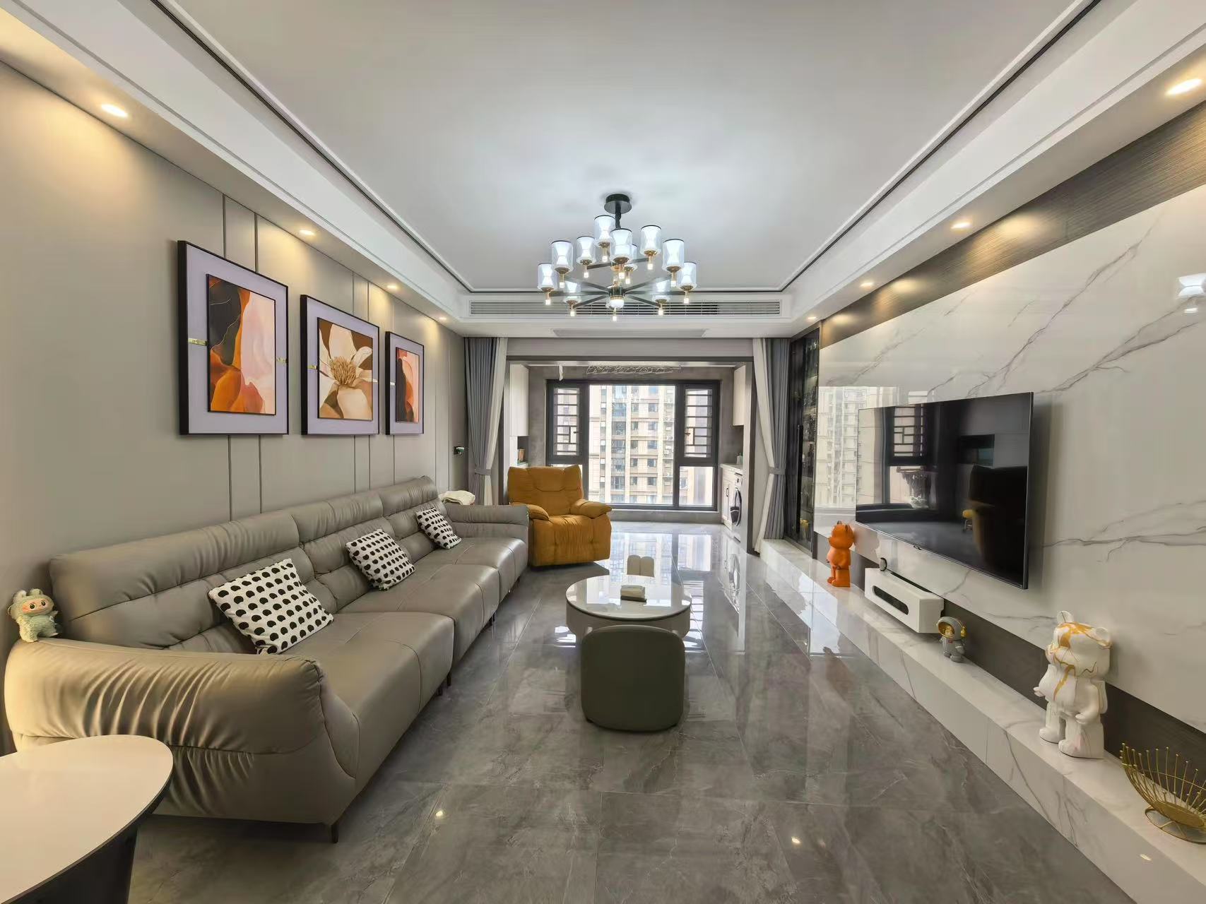 亏本出，城南，元泰未来城B2区，精装三房，成色新，中间好楼层，证满二