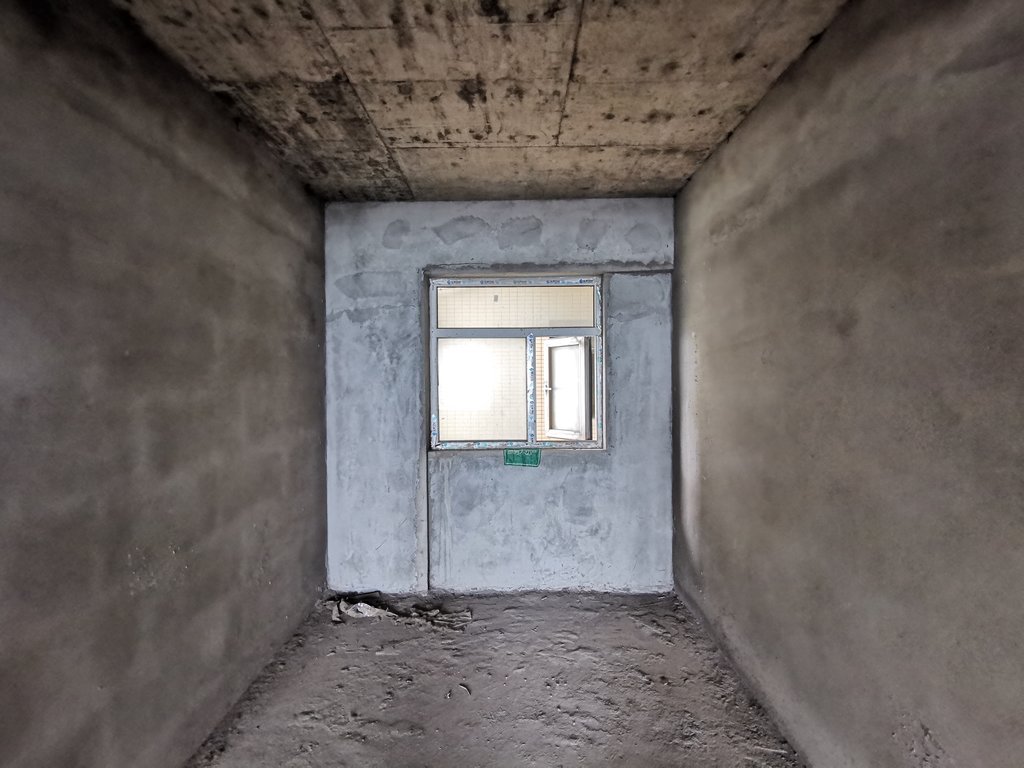 城南润泽天下毛坯小三房楼层好单价低诚心出售看房方便