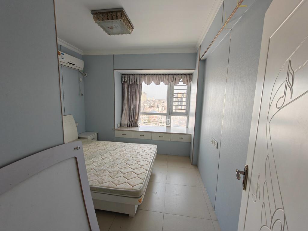 仙桃小.学旁，电梯中低楼层，采光棒棒哒！！