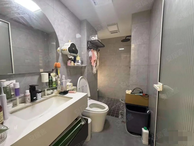 431，城南，荣怀，温馨精装两房，拎包住。好楼层15楼，小高层