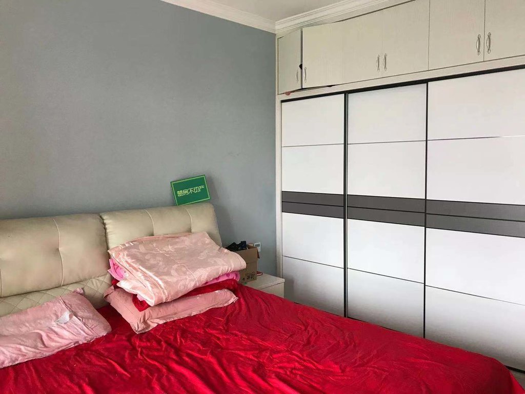 紫润尚城电梯中高楼层南北通透家具家电全送房东诚意出售看房方便