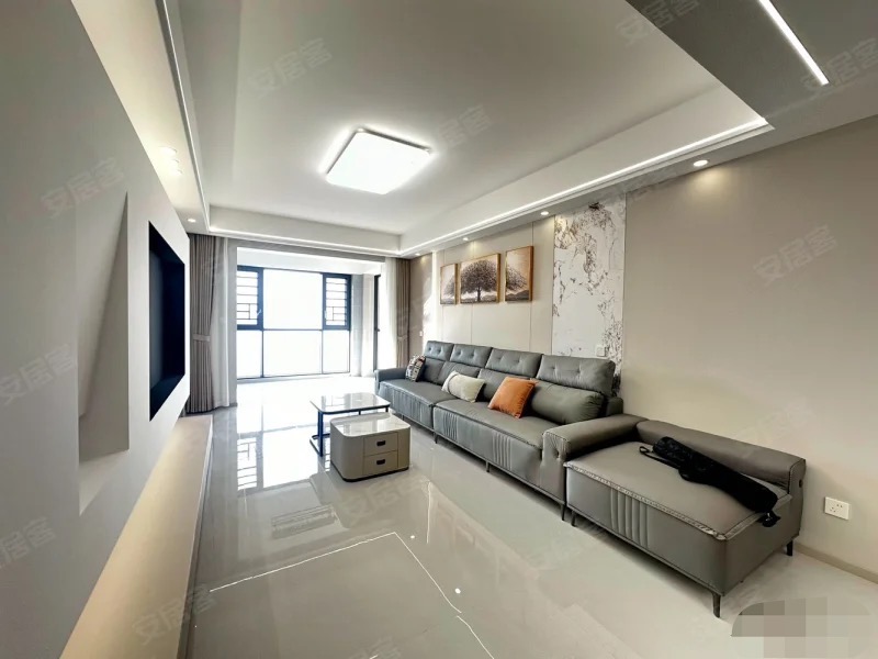 急售，亏本出，南国明珠，全新精装三房一卫，电梯19楼，视野采光好，