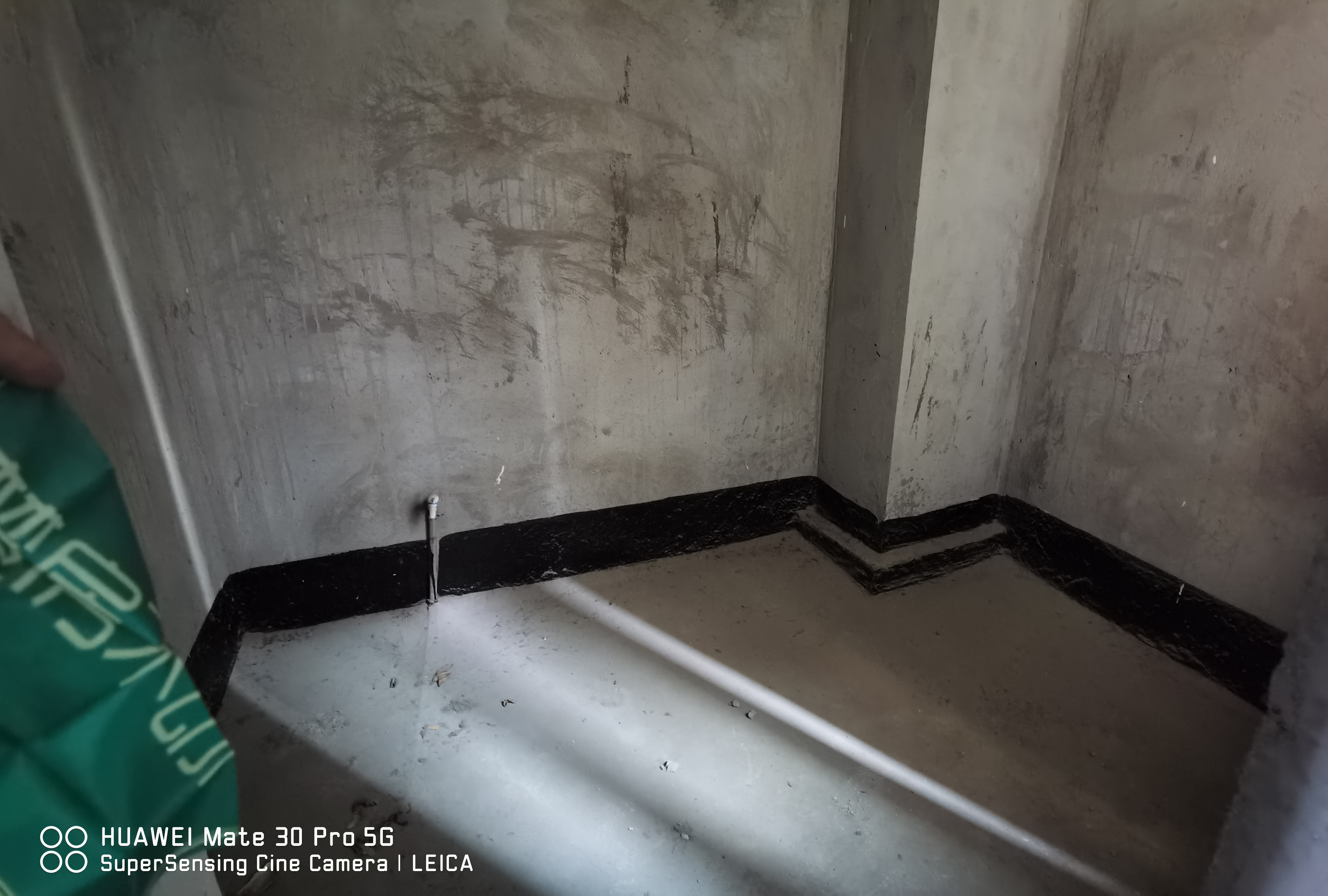 森林国际小区环境好毛坯三房南北通透出行方便看房也方便