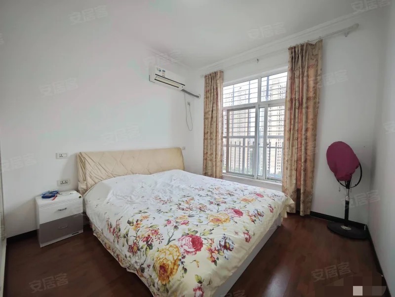 急售，阳光田园国际，精装三房，中间好楼层13楼，南北通透