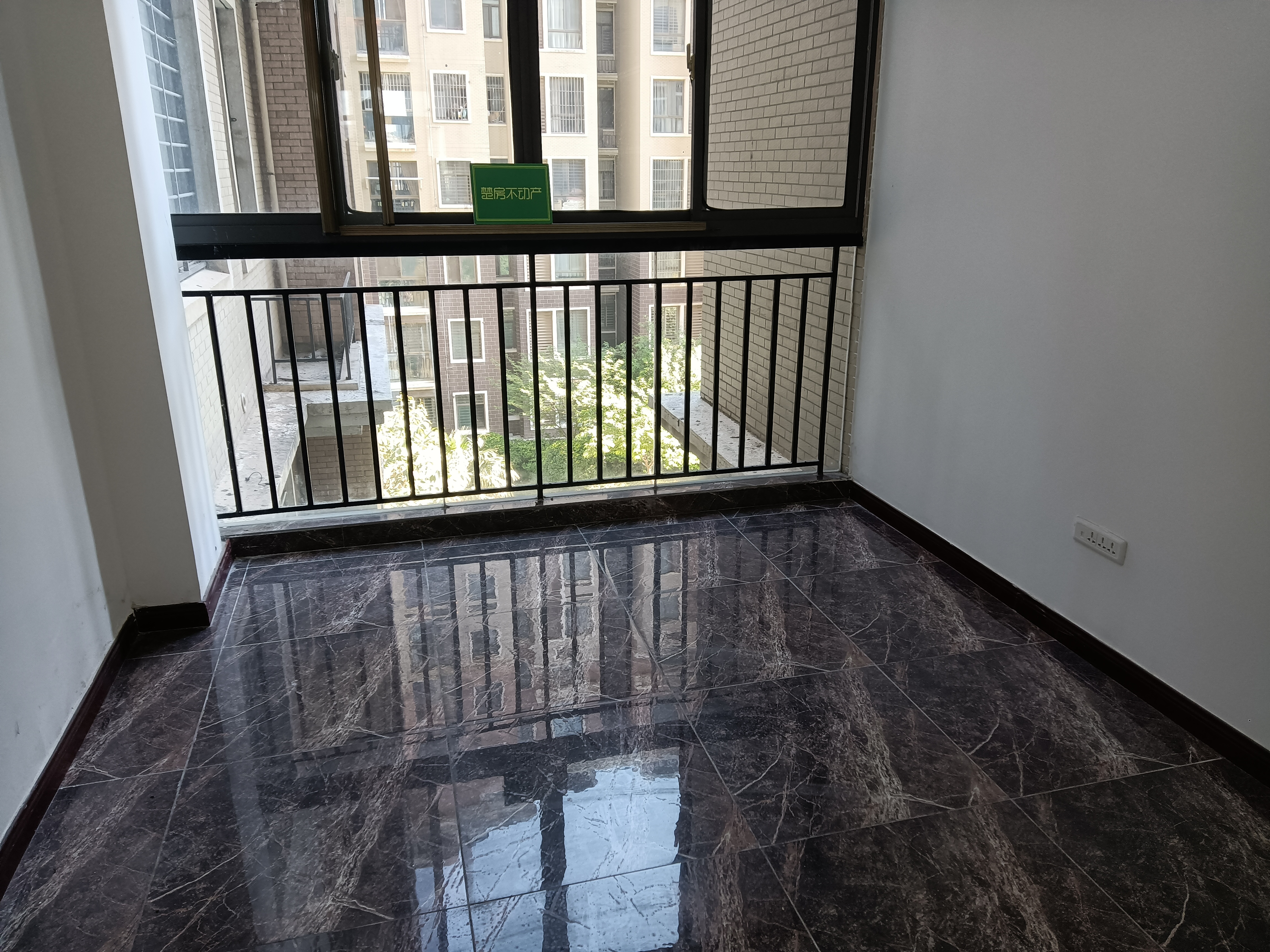 金诚花园地段好精装大四房看房有钥匙