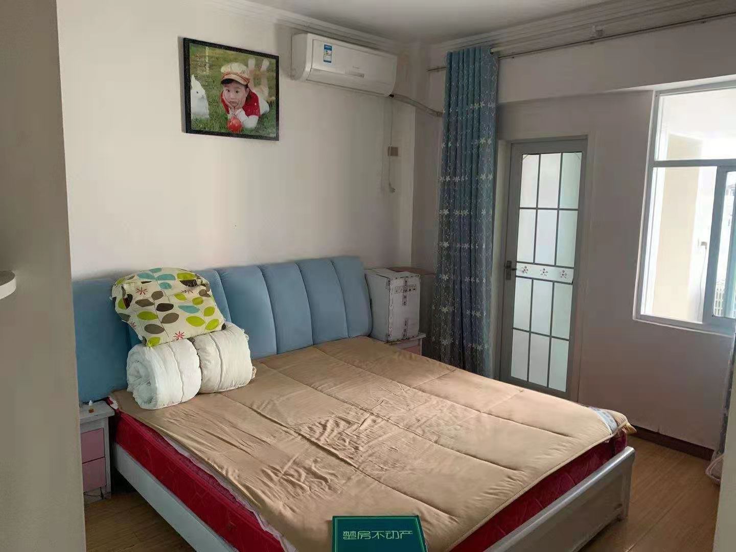 大兴公寓两室一厅精装，电梯好楼层诚意出售！