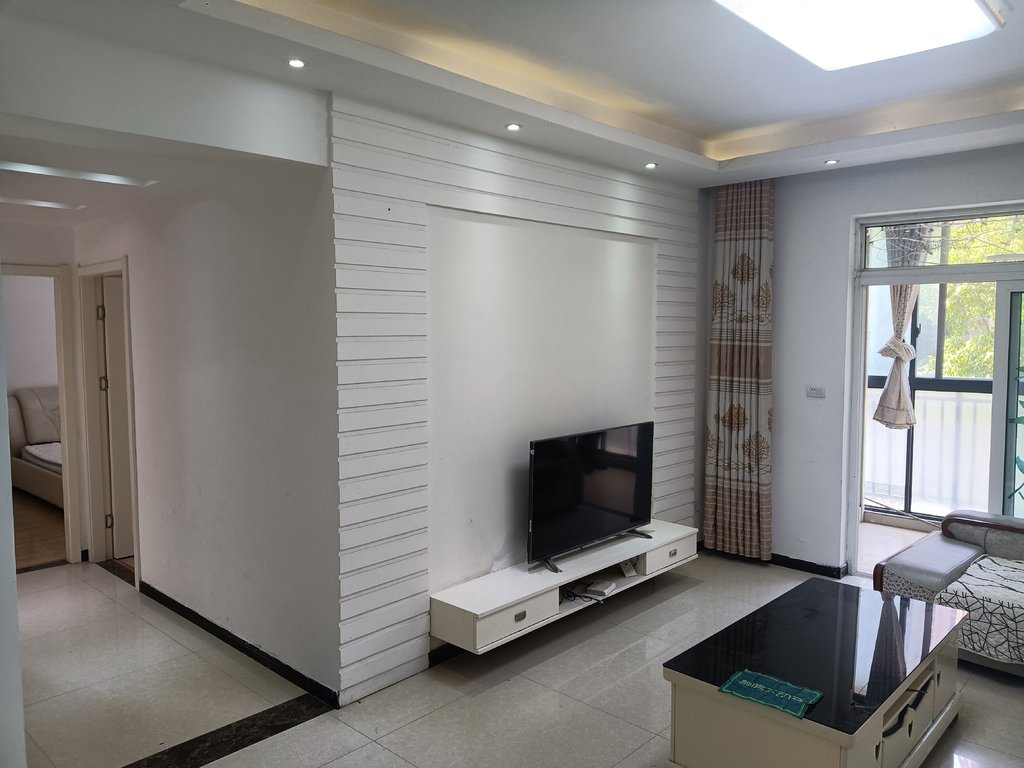 森林国际读书方便精装三房带露台但嫁5700看房方便拎包入住手慢无