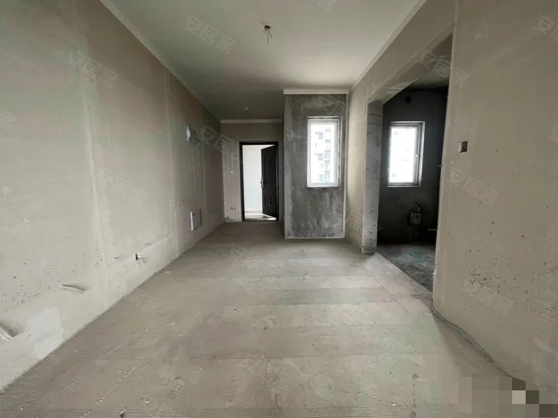 城南，金科，边户，业主抖降15万，单价3200，边户，大三房，南北通透，好楼层