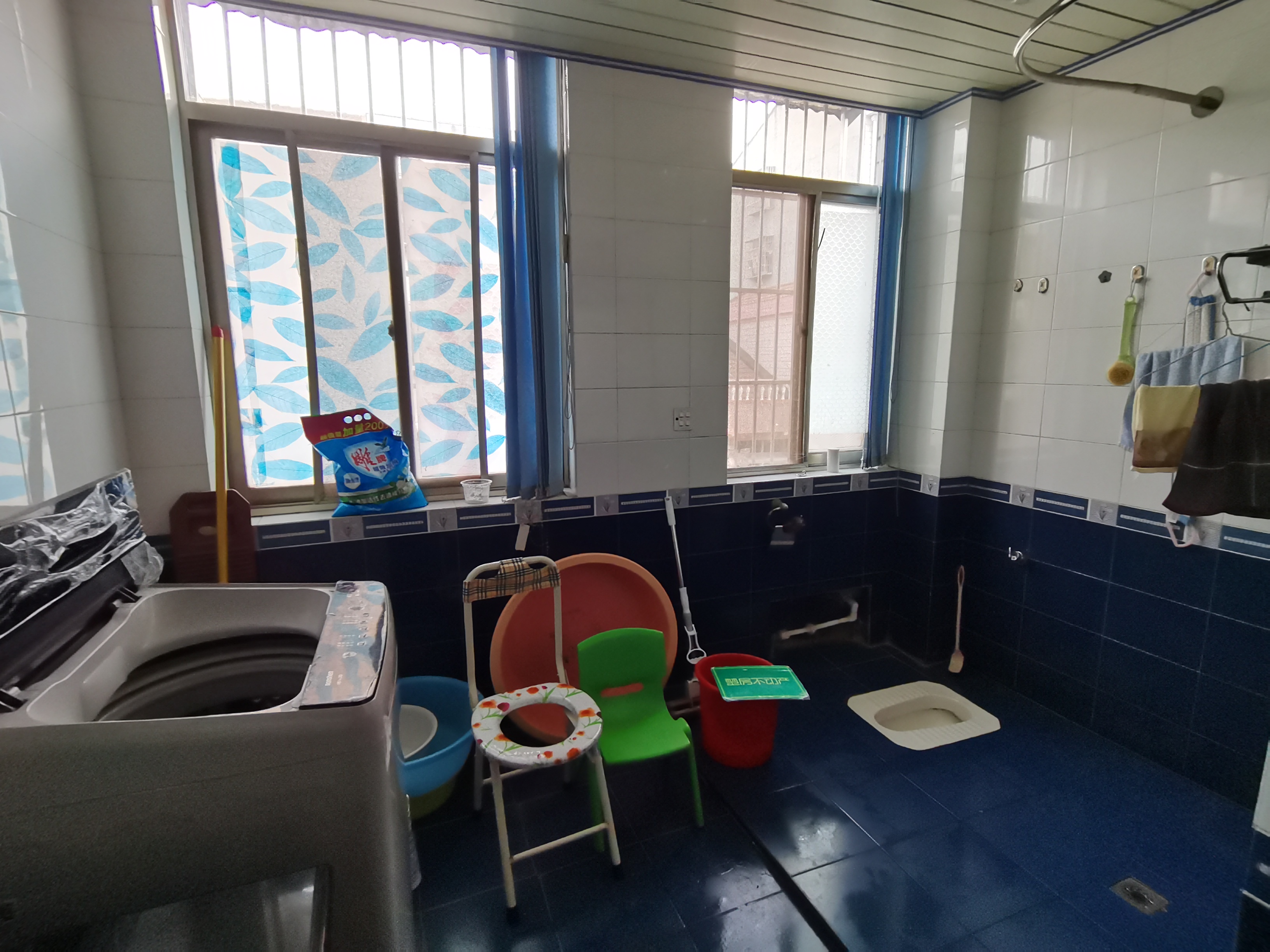 干河社区卫生服务宿舍精装四房中间楼层房东诚意出售