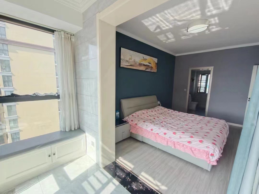 44，新城壹号五期，边户，精装三房，家装全送，看中可谈