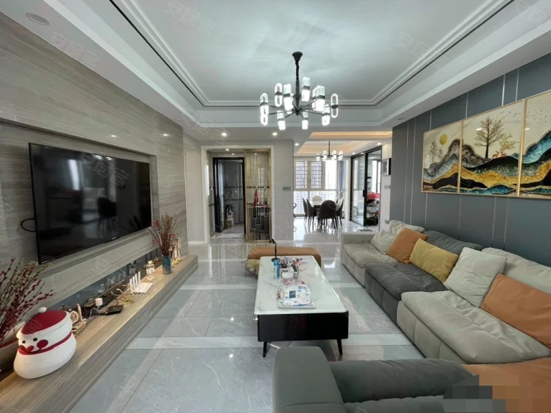 城南，森林国际城，精装大三房两卫，好楼层，成色新，南北双阳台，拎包入住