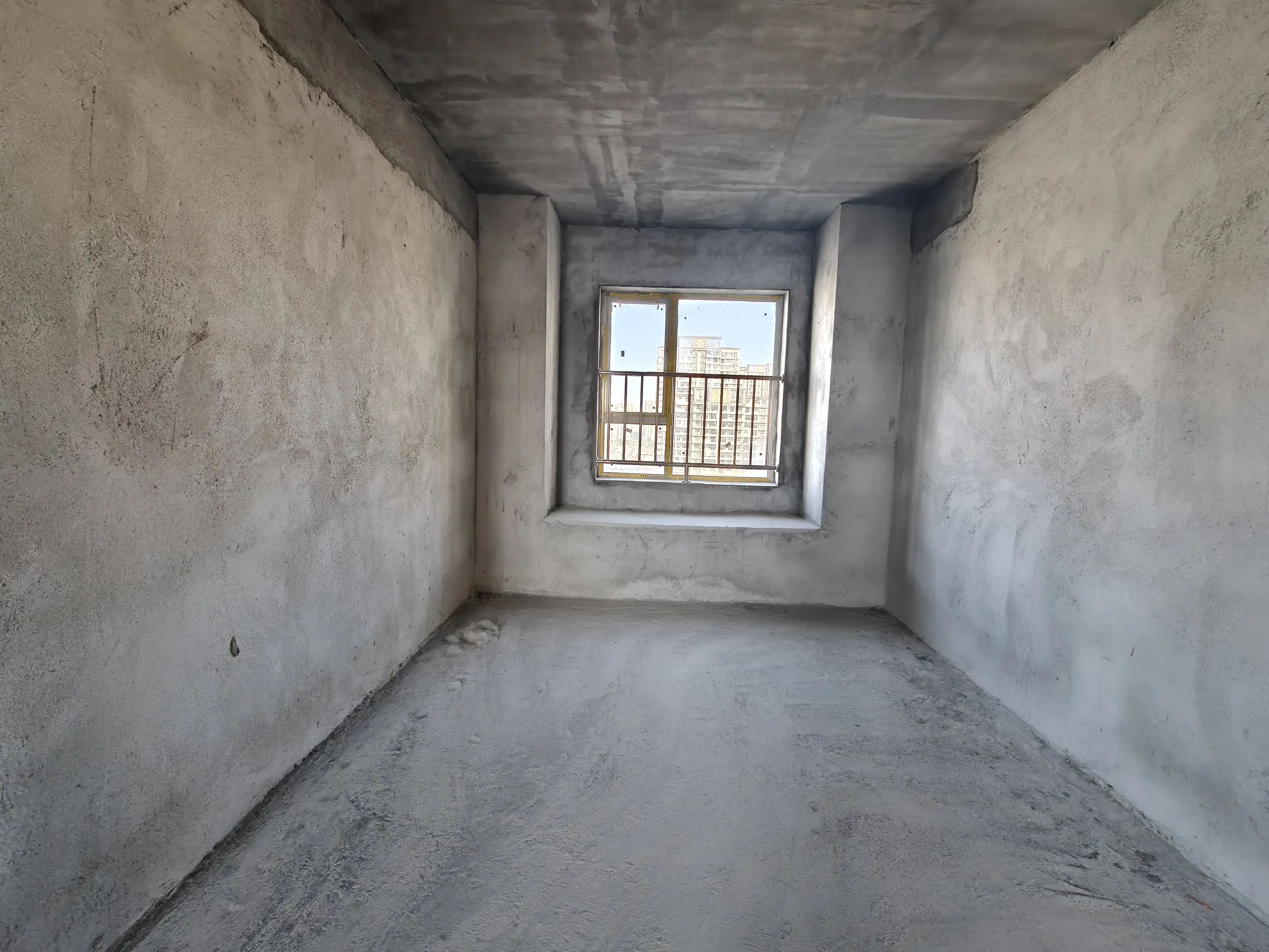 城南，新城名都，大户型边户，中间好楼层，满二，送车位