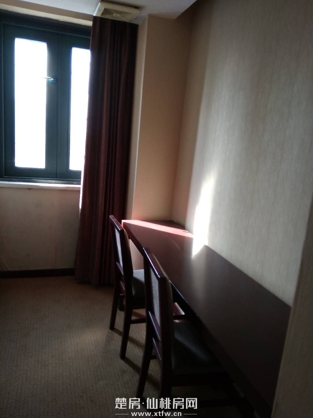 凯宾斯 出售， 城区，精装不到1年，单价4000，家电齐全拎包入住！欢迎 看房