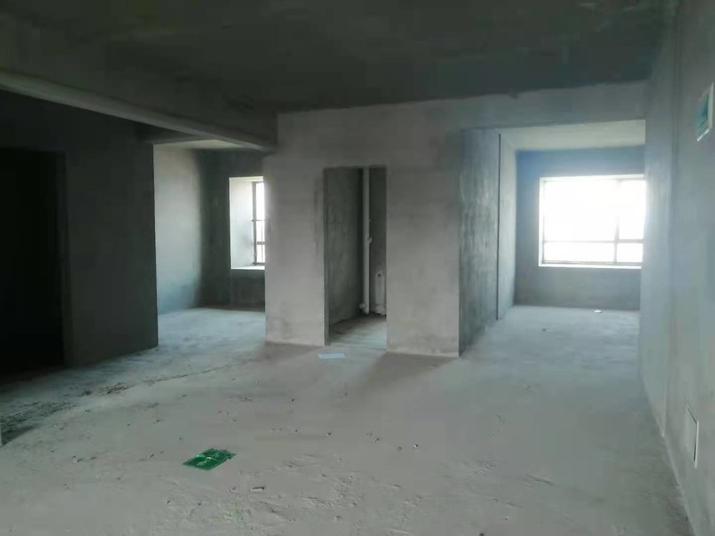 御湖世家毛坯三房看房方便视野好南北通透小区环境优美出行方便