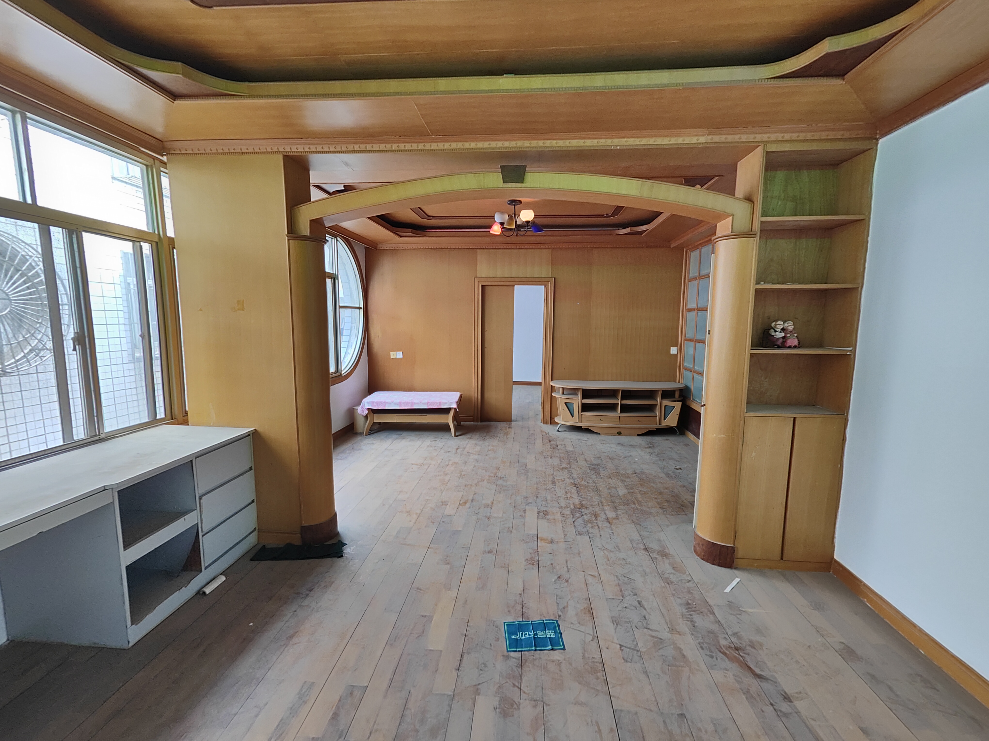 笆篓湾私房，三间四层，出场大，价格便宜，有钥匙方便看房