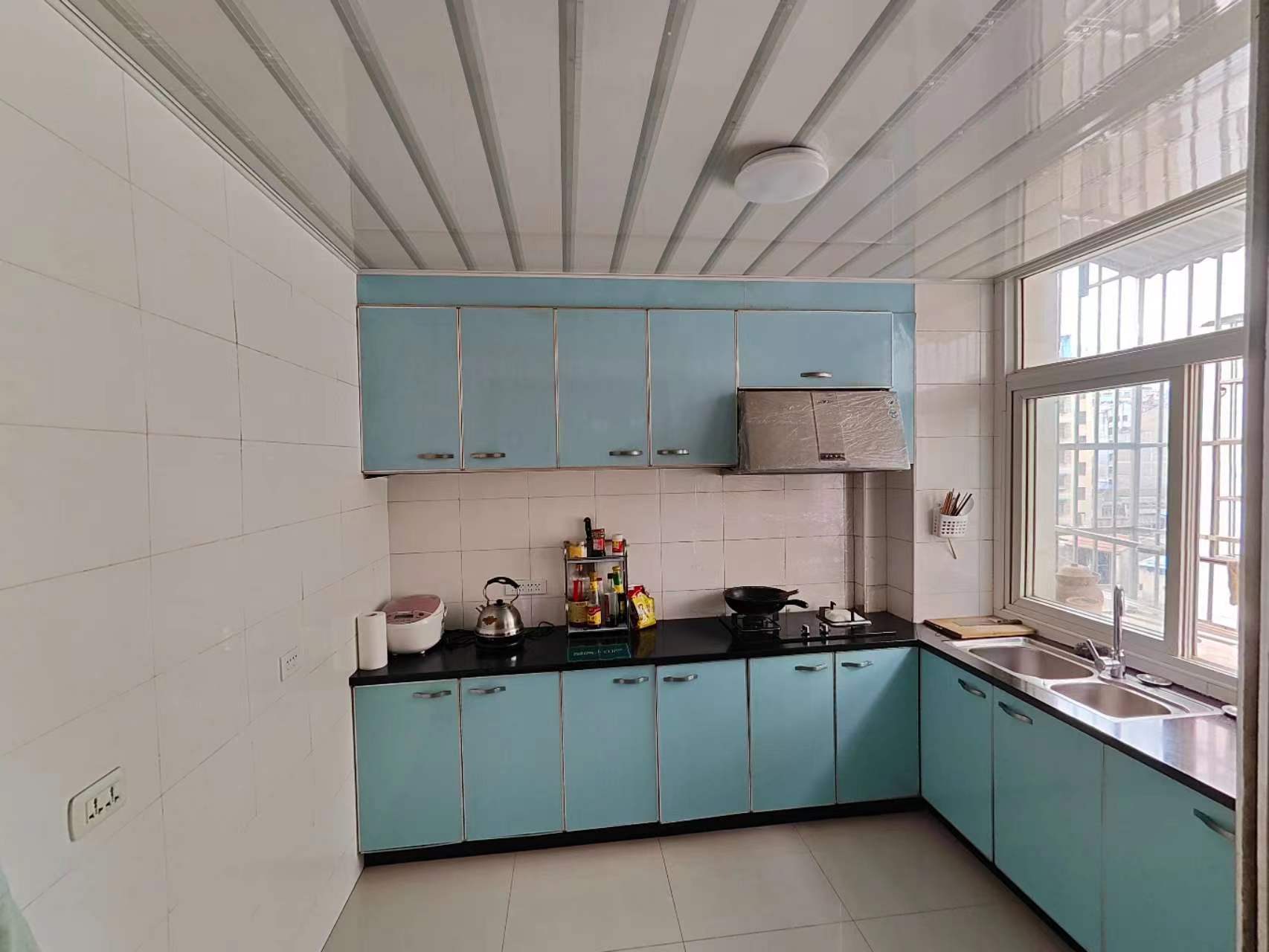 武商附近好房子，长虹花园精装大三房业主诚意出售，家电齐全拎包入住